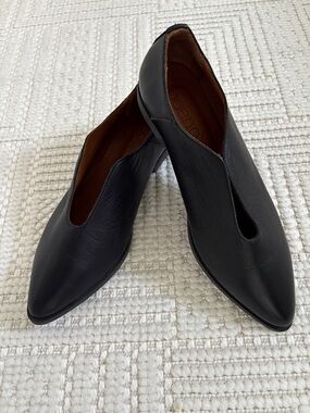 Bueno - Berkley Pointed Toe Loafer